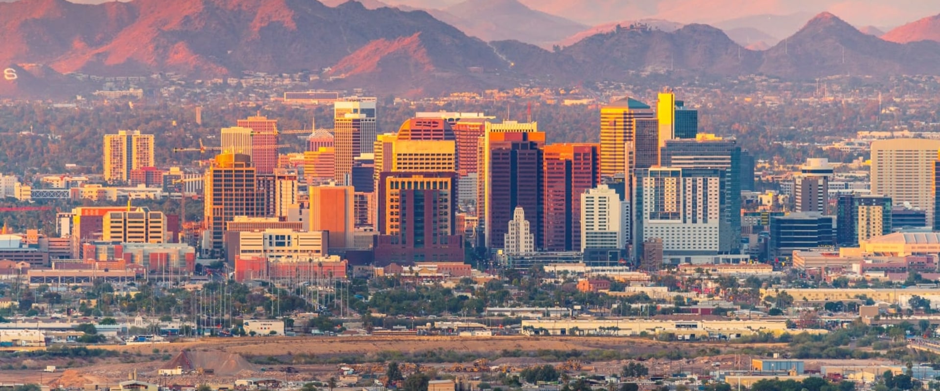 Is phoenix and scottsdale the same city?